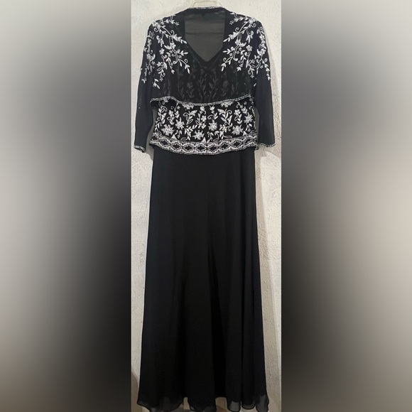 Gorgeous JKARA Black Beaded Evening Gown + Matching Jacket - Picture 3 of 9